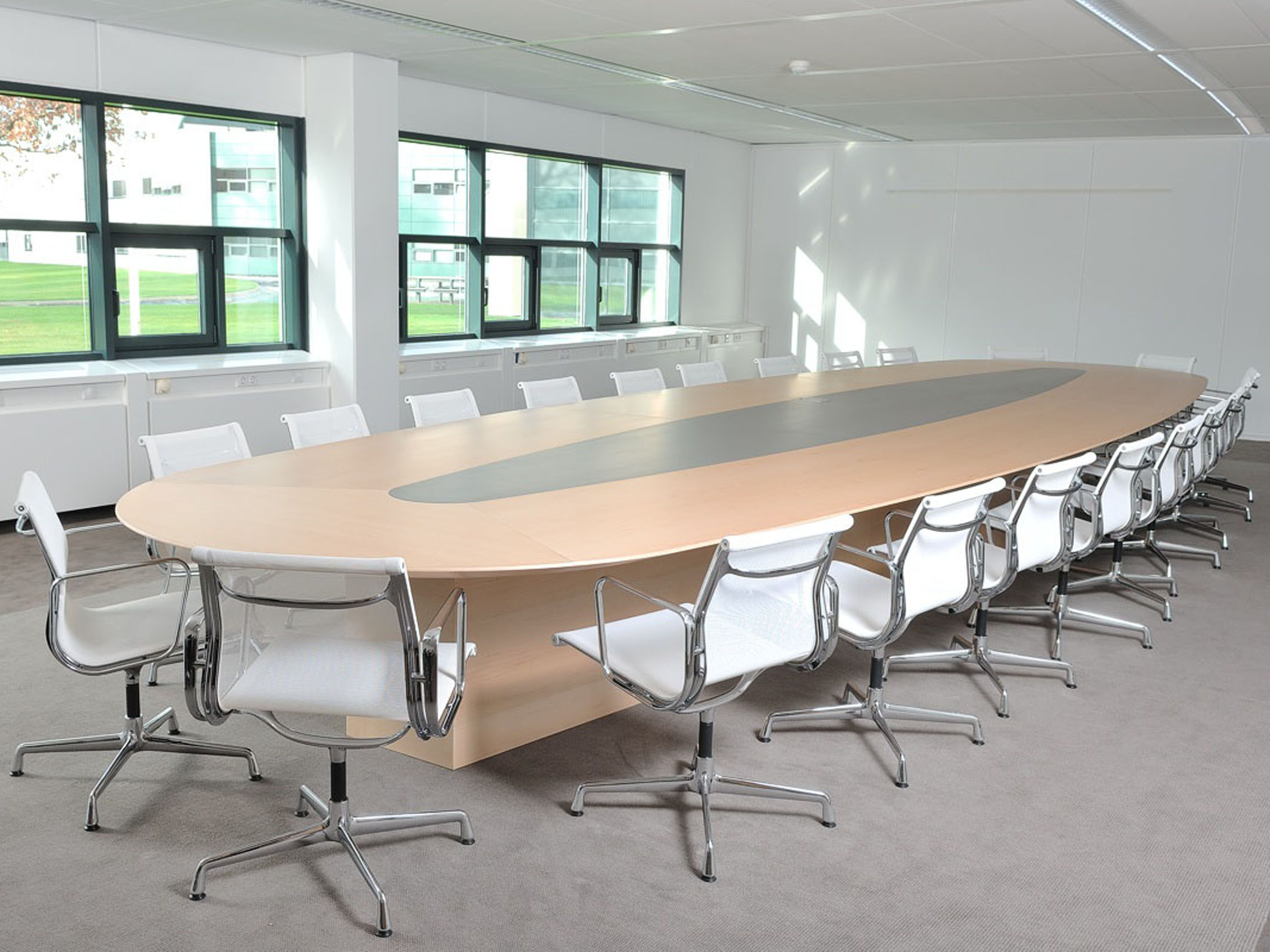 Maatwerk Castelijn boardroomtafel