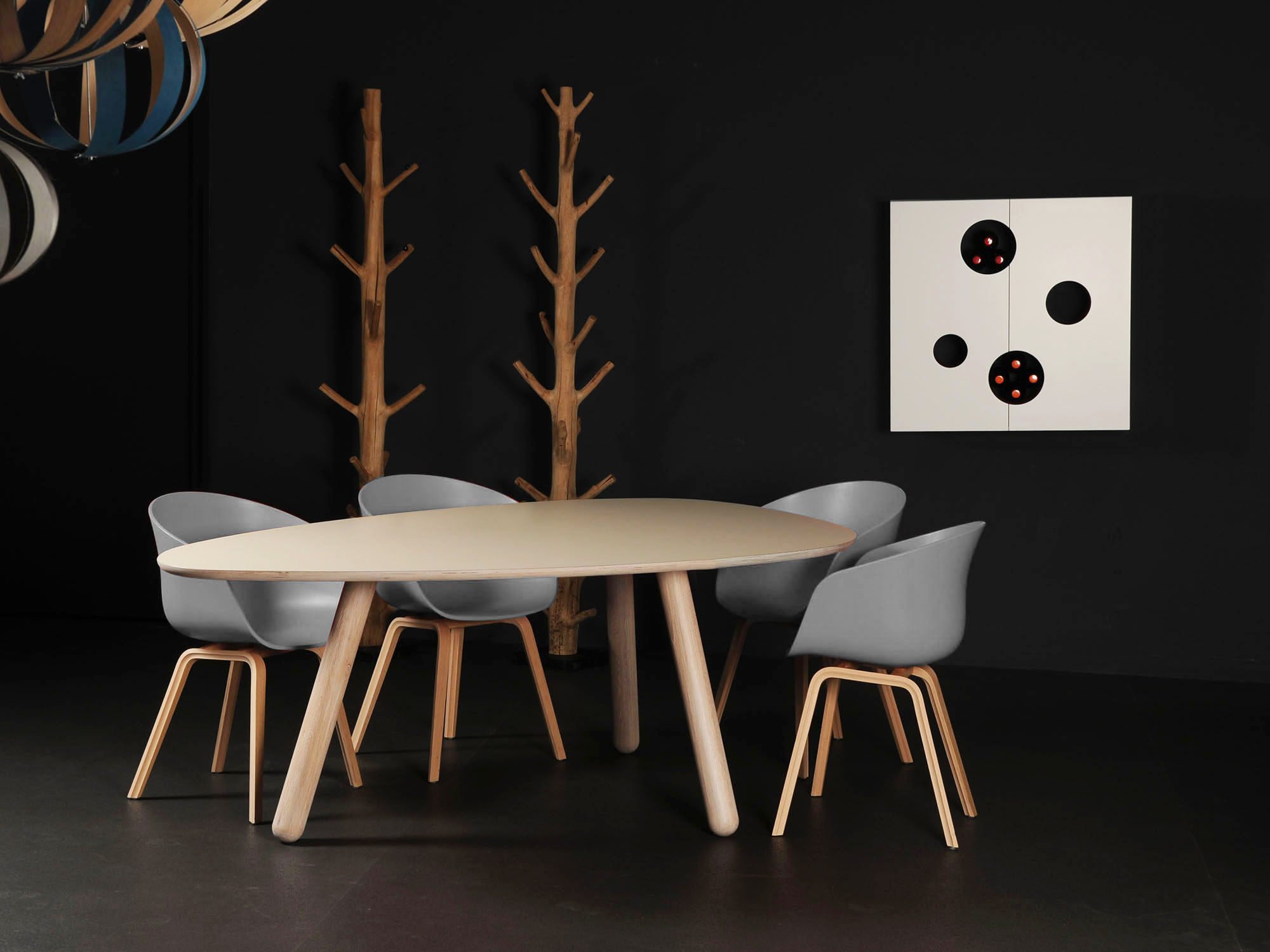 Castelijn Circlips-2 tafel, design: Dick Spierenburg